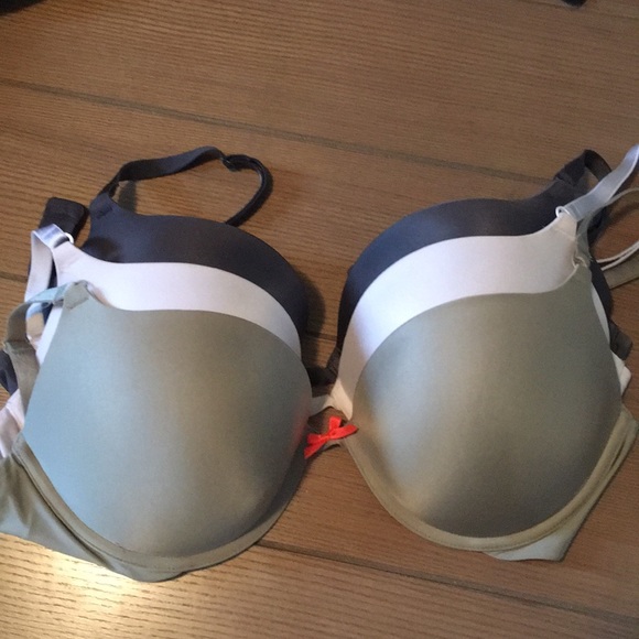 Victoria’s Secret push-up bras (all size 36D) - Picture 1 of 1